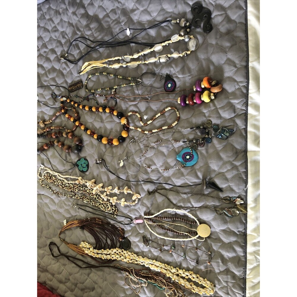Vintage Boho ESTATE Lot Of 1970's & 80's Necklaces  RESALE 26 Pieces